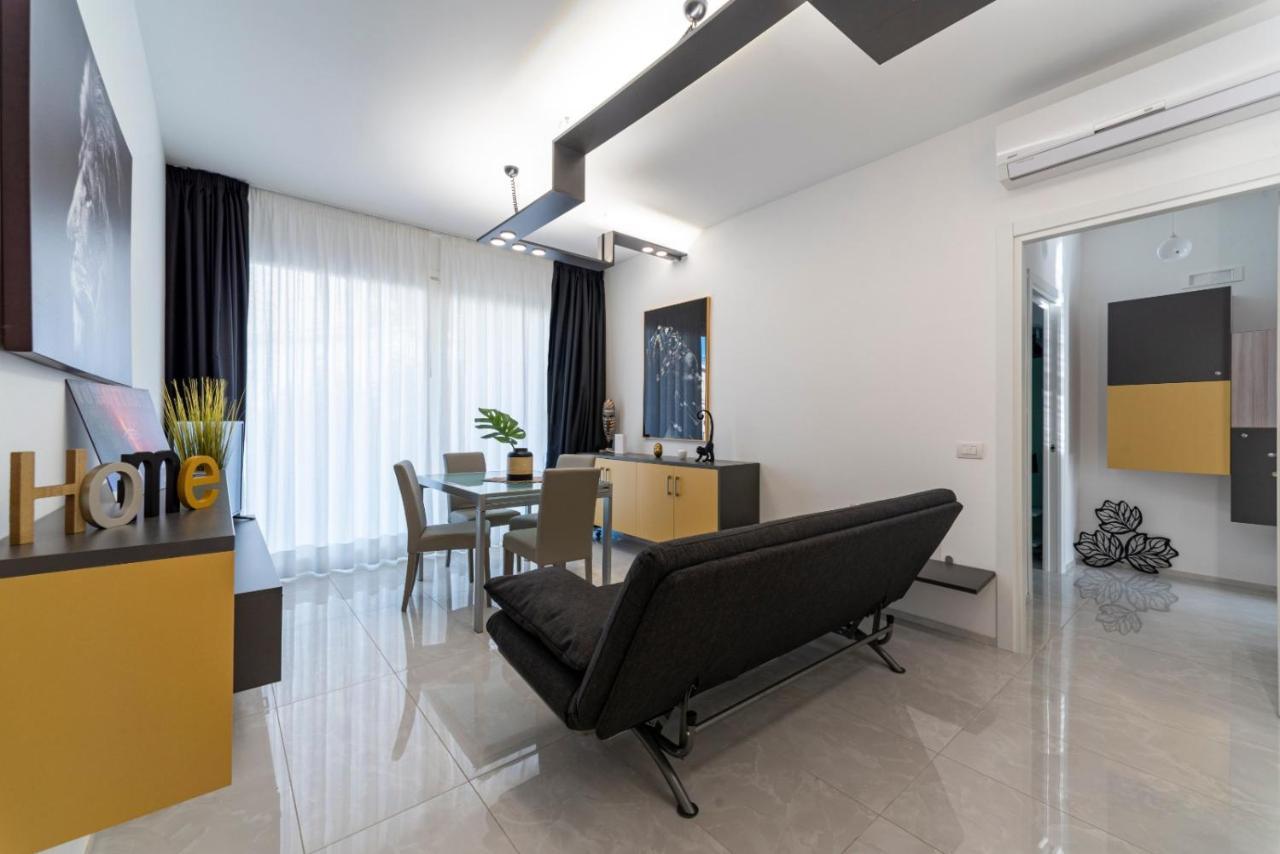 Minerva Luxury Town Center , Pool And Parking Apartment Taormina Bagian luar foto