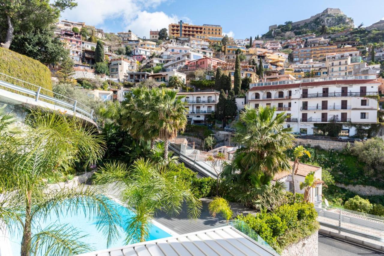 Minerva Luxury Town Center , Pool And Parking Apartment Taormina Bagian luar foto
